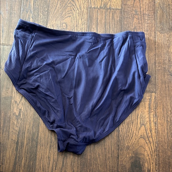 Stylish Navy Bikini Set - Picture 4 of 4